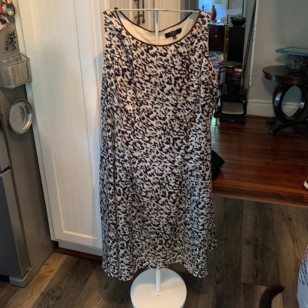 Alex Mare Woman animal print dress. Preowned but great shape‎